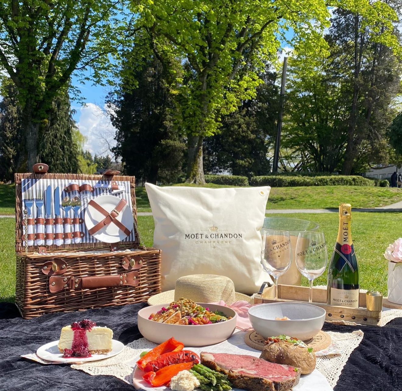 Moët & Chandon Accessories